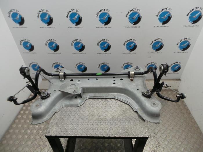 Used Subframe Renault Trafic Price € 181,50 Inclusive VAT offered by Rhenoy Onderdelen b.v.