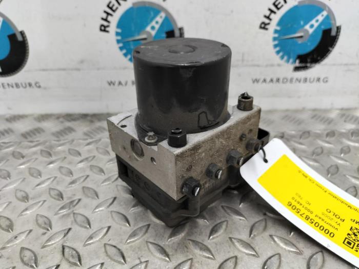 Usagé Bloc ABS Volkswagen Polo Prix € 72,60 Prix TTC proposé par Rhenoy Onderdelen b.v.
