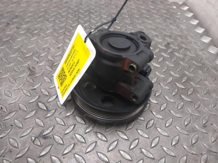 Usagé Pompe de direction Ford Mondeo Prix € 60,50 Prix TTC proposé par Rhenoy Onderdelen b.v.