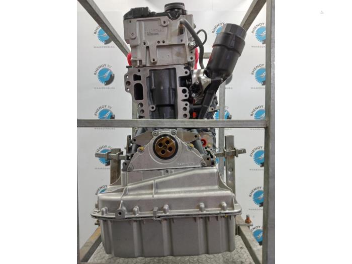 Overhauled Engine Mercedes Sprinter Price on request offered by Rhenoy Onderdelen b.v.