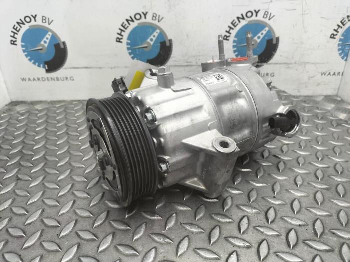 Usagé Compresseur de clim Ford Kuga Prix € 151,25 Prix TTC proposé par Rhenoy Onderdelen b.v.