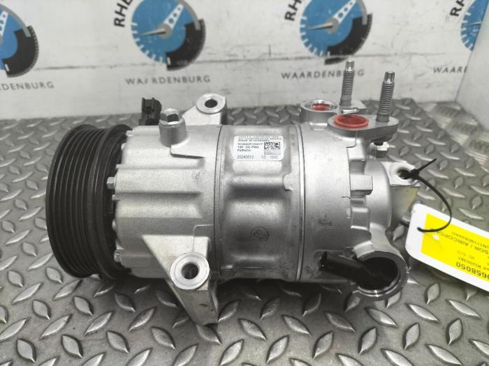 Usagé Compresseur de clim Ford Kuga Prix € 151,25 Prix TTC proposé par Rhenoy Onderdelen b.v.