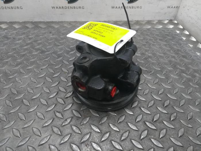 Usagé Pompe de direction Ford Mondeo Prix € 60,50 Prix TTC proposé par Rhenoy Onderdelen b.v.