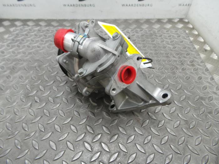 Begagnade Vattenpump Opel Karl Pris € 90,75 Inklusive moms erbjuds av Rhenoy Onderdelen b.v.