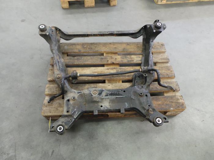 Used Subframe Ford Mondeo Price € 181,50 Inclusive VAT offered by Rhenoy Onderdelen b.v.