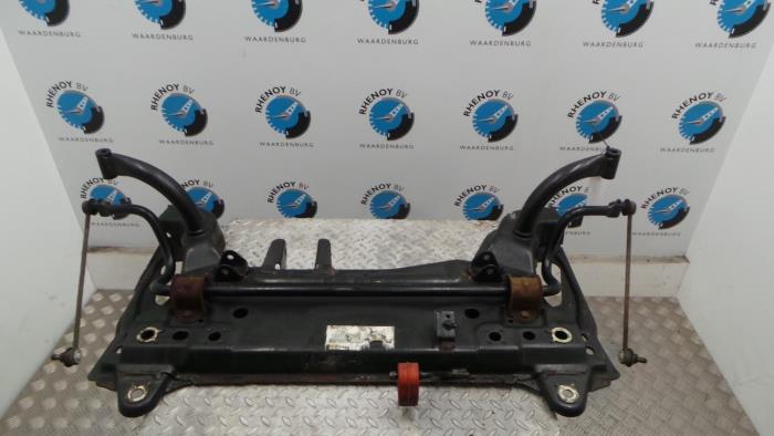 Usados Subchasis Ford Fiesta Precio € 96,80 IVA incluido ofrecido por Rhenoy Onderdelen b.v.