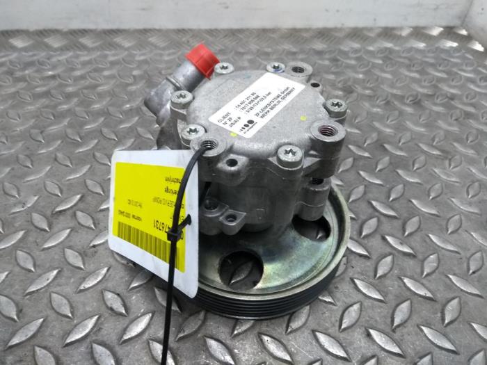 Usagé Pompe de direction Peugeot Expert Prix € 96,80 Prix TTC proposé par Rhenoy Onderdelen b.v.