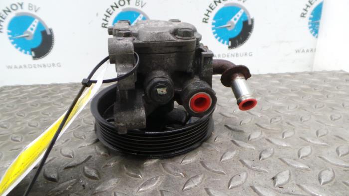 Usagé Pompe de direction Mazda 3 Prix € 60,50 Prix TTC proposé par Rhenoy Onderdelen b.v.