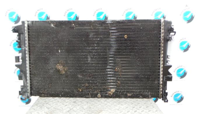 Usagé Radiateur Mercedes Vito Prix € 102,85 Prix TTC proposé par Rhenoy Onderdelen b.v.