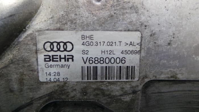 Gebrauchte Ölkühler Audi S7 Preis € 72,60 Mit Mehrwertsteuer angeboten von Rhenoy Onderdelen b.v.