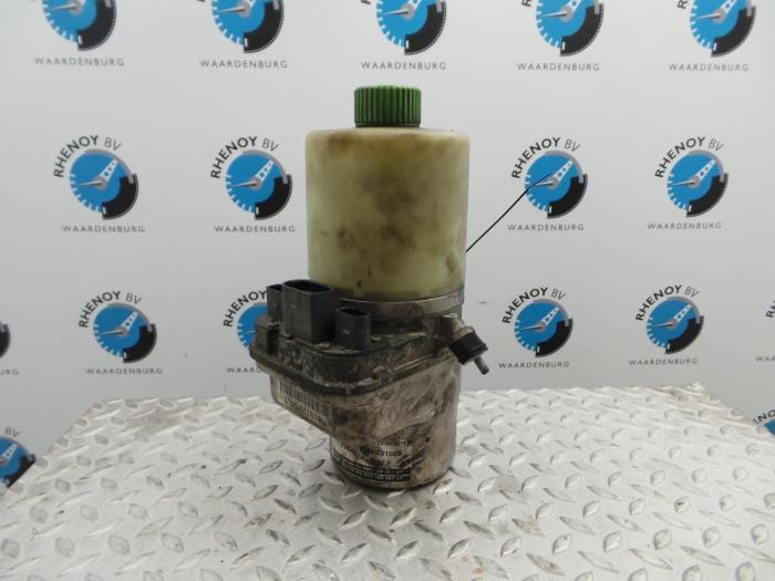 Usagé Pompe de direction Skoda Fabia Prix € 60,50 Prix TTC proposé par Rhenoy Onderdelen b.v.