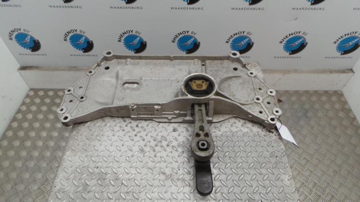 Usados Subchasis Volkswagen Golf Precio € 84,70 IVA incluido ofrecido por Rhenoy Onderdelen b.v.