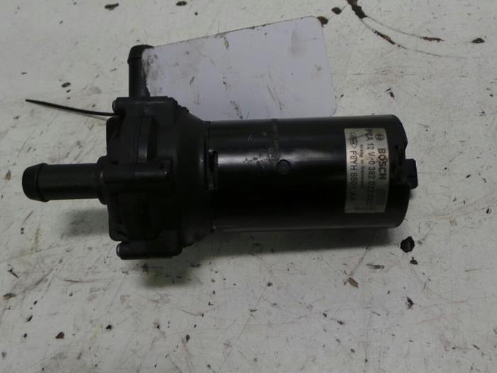 Begagnade Vattenpump Landrover Range Rover Pris € 181,50 Inklusive moms erbjuds av Rhenoy Onderdelen b.v.