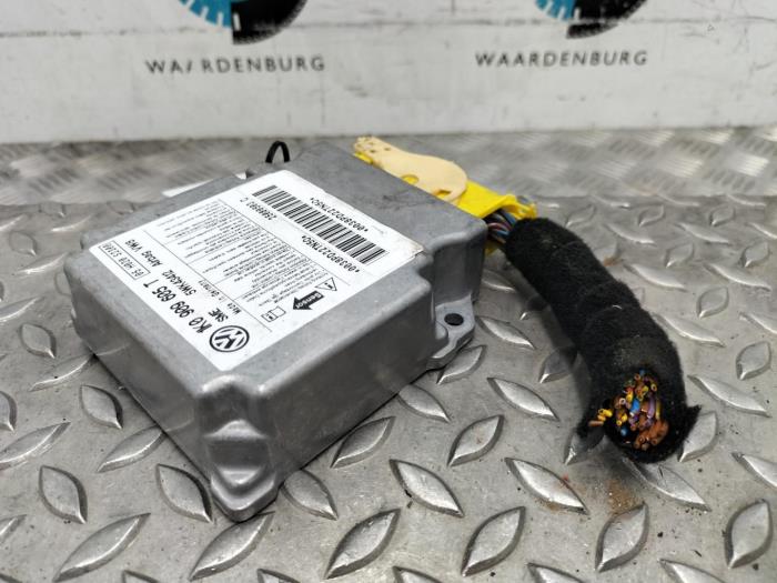 Usagé Ordinateur gestion moteur Volkswagen Golf Prix € 90,75 Prix TTC proposé par Rhenoy Onderdelen b.v.