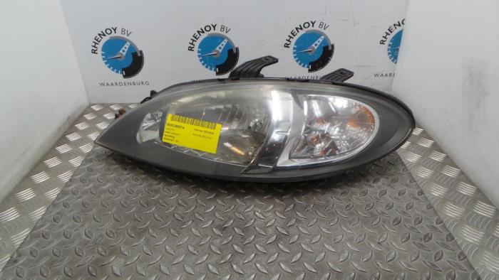 Używane Reflektor lewy Chevrolet Lacetti Cena € 60,50 Z VAT oferowane przez Rhenoy Onderdelen b.v.