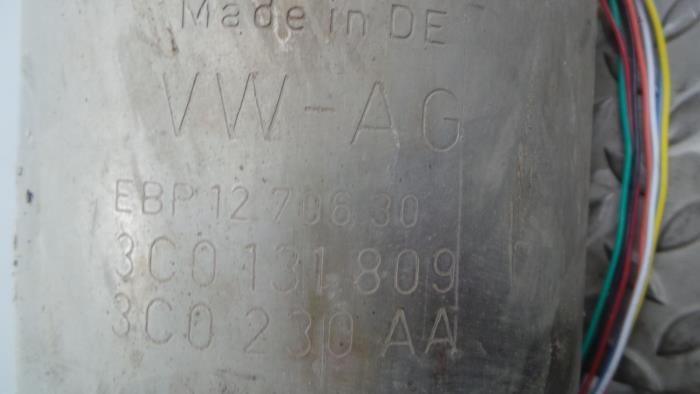 Usagé Catalyseur Volkswagen Passat Prix € 181,50 Prix TTC proposé par Rhenoy Onderdelen b.v.