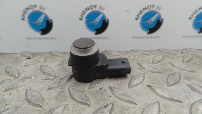 Usados Varios Mercedes E-Klasse Precio € 30,25 IVA incluido ofrecido por Rhenoy Onderdelen b.v.