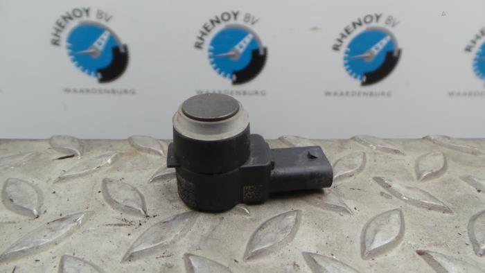 Usados Varios Mercedes E-Klasse Precio € 30,25 IVA incluido ofrecido por Rhenoy Onderdelen b.v.