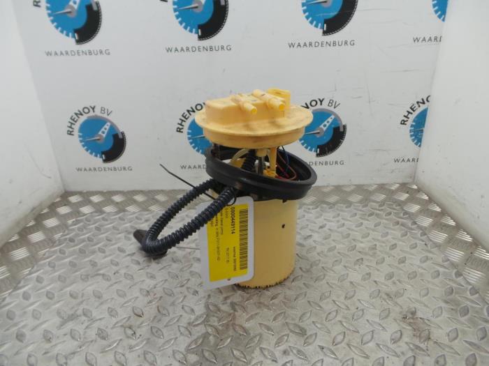 Usagé Pompe à carburant Ford S-Max Prix € 90,75 Prix TTC proposé par Rhenoy Onderdelen b.v.