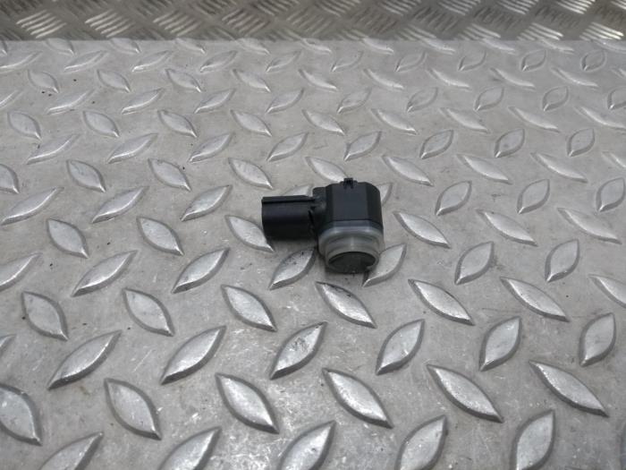 Gebrauchte Sonstige Ford Mondeo Preis € 36,30 Mit Mehrwertsteuer angeboten von Rhenoy Onderdelen b.v.