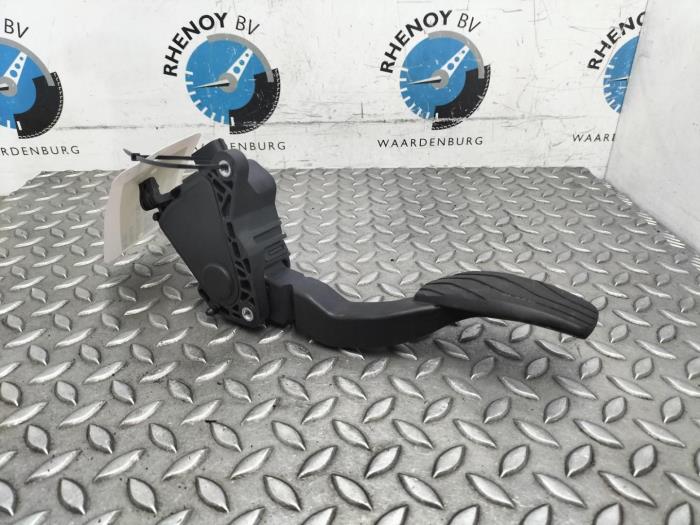 Używane Pedal gazu Renault Megane Cena € 36,30 Z VAT oferowane przez Rhenoy Onderdelen b.v.