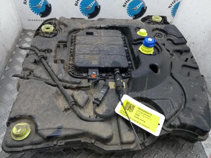 Usagé Pompe Adblue Peugeot 2008 Prix € 484,00 Prix TTC proposé par Rhenoy Onderdelen b.v.