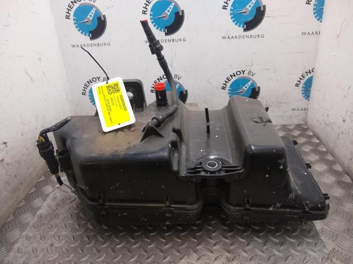 Używane Pompa AdBlue Ford Focus Cena € 181,50 Z VAT oferowane przez Rhenoy Onderdelen b.v.