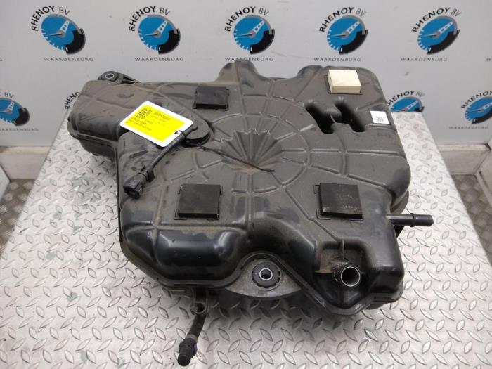Używane Pompa AdBlue Jaguar E-Pase Cena € 605,00 Z VAT oferowane przez Rhenoy Onderdelen b.v.