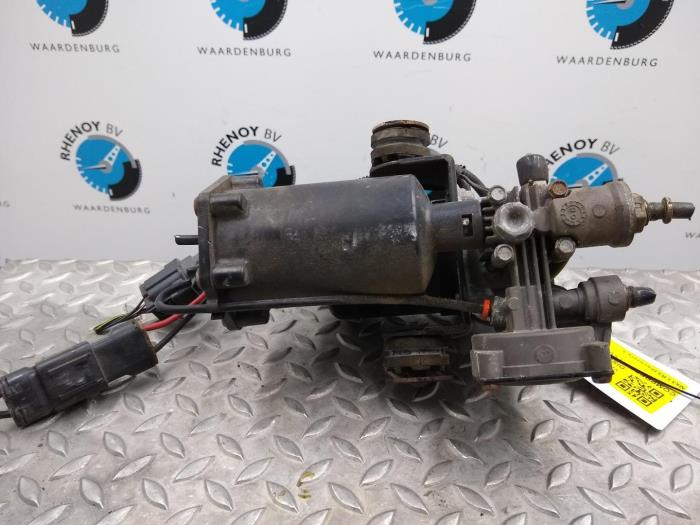 Compressor from a Landrover Discovery 2008