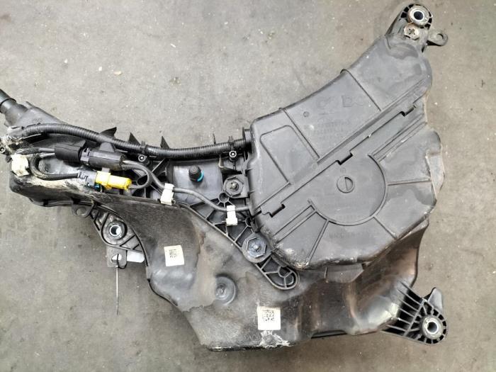 Begagnade AdBlue-pump Mercedes Citan Pris € 484,00 Inklusive moms erbjuds av Rhenoy Onderdelen b.v.