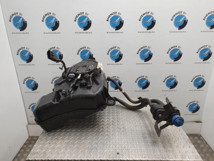 Usagé Pompe Adblue Landrover Discovery Sport L550 Prix € 363,00 Prix TTC proposé par Rhenoy Onderdelen b.v.