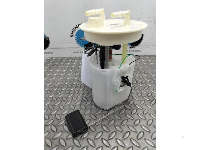 Usagé Pompe à carburant Ford Transit Custom Prix € 181,50 Prix TTC proposé par Rhenoy Onderdelen b.v.