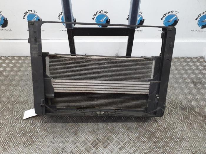 Usagé Radiateur BMW 7-Série Prix € 484,00 Prix TTC proposé par Rhenoy Onderdelen b.v.