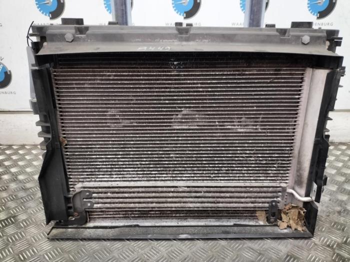 Usagé Radiateur BMW 5-Série Prix € 302,50 Prix TTC proposé par Rhenoy Onderdelen b.v.