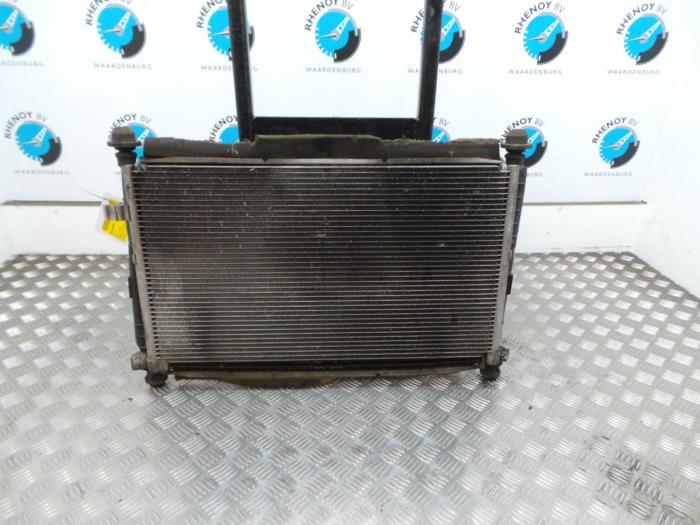 Usagé Radiateur Ford Mondeo Prix € 96,80 Prix TTC proposé par Rhenoy Onderdelen b.v.