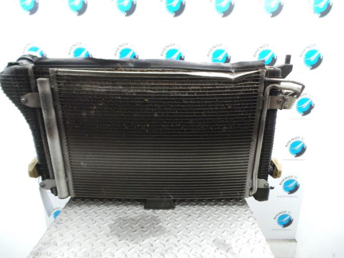 Usagé Radiateur Volkswagen Caddy Prix € 151,25 Prix TTC proposé par Rhenoy Onderdelen b.v.