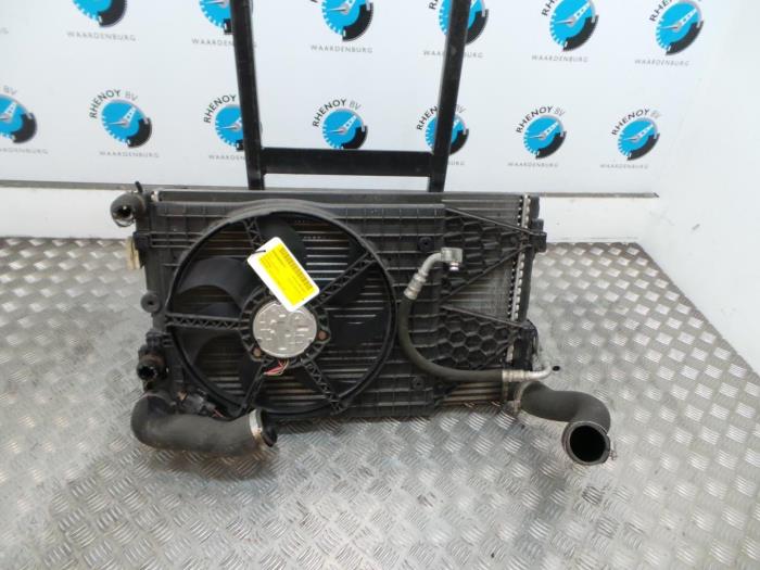 Usagé Radiateur Seat Ibiza Prix € 145,20 Prix TTC proposé par Rhenoy Onderdelen b.v.