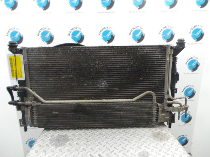 Usagé Radiateur Ford Focus Prix € 96,80 Prix TTC proposé par Rhenoy Onderdelen b.v.