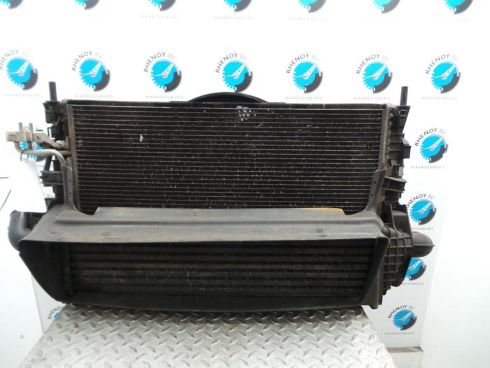 Usagé Radiateur Volvo C70 Prix € 121,00 Prix TTC proposé par Rhenoy Onderdelen b.v.