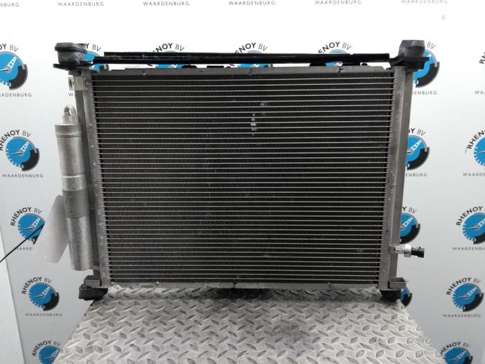 Usagé Radiateur Renault Clio Prix € 121,00 Prix TTC proposé par Rhenoy Onderdelen b.v.