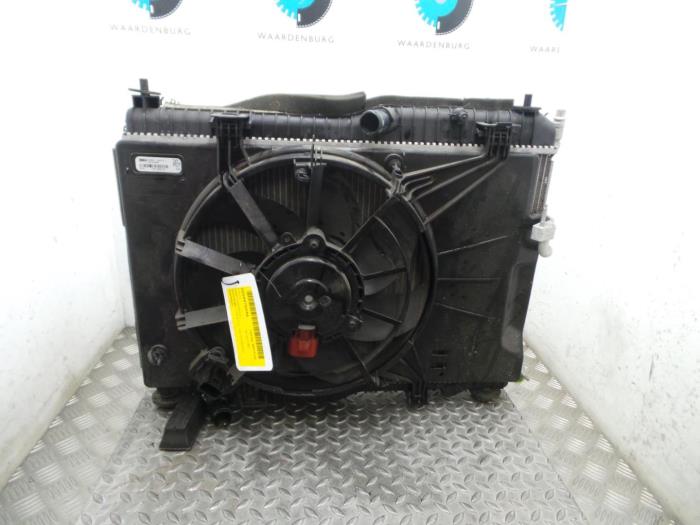 Usagé Radiateur Ford Fiesta Prix € 302,50 Prix TTC proposé par Rhenoy Onderdelen b.v.