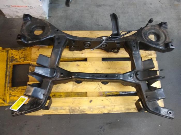 Used Subframe Nissan Pathfinder Price € 242,00 Inclusive VAT offered by Rhenoy Onderdelen b.v.