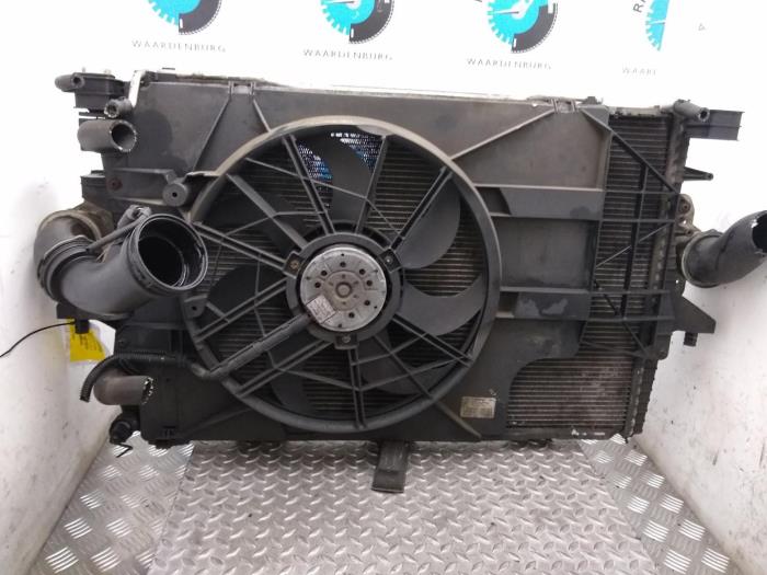 Usagé Radiateur Volkswagen Bestel Prix € 145,20 Prix TTC proposé par Rhenoy Onderdelen b.v.