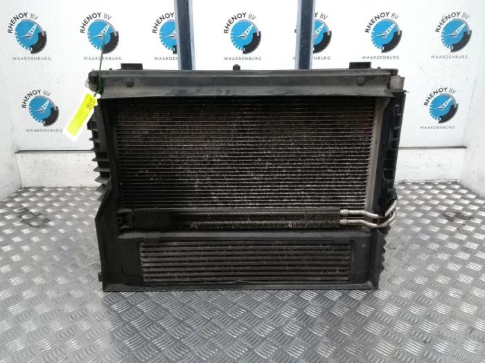 Usagé Radiateur BMW 5-Série Prix € 272,25 Prix TTC proposé par Rhenoy Onderdelen b.v.