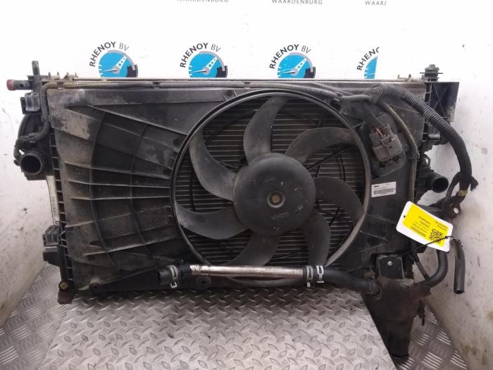 Usagé Radiateur Opel Insignia Prix € 302,50 Prix TTC proposé par Rhenoy Onderdelen b.v.