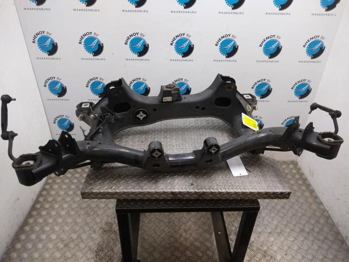 Begagnade Underram BMW 3-Serie Pris € 145,20 Inklusive moms erbjuds av Rhenoy Onderdelen b.v.