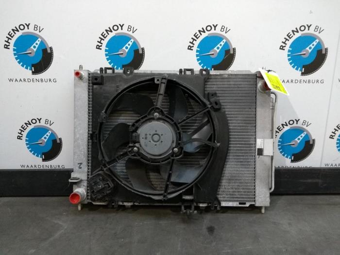 Usagé Radiateur Renault Clio Prix € 96,80 Prix TTC proposé par Rhenoy Onderdelen b.v.
