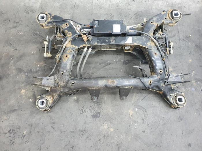 Gebrauchte Unterrahmen BMW X5 Preis € 151,25 Mit Mehrwertsteuer angeboten von Rhenoy Onderdelen b.v.