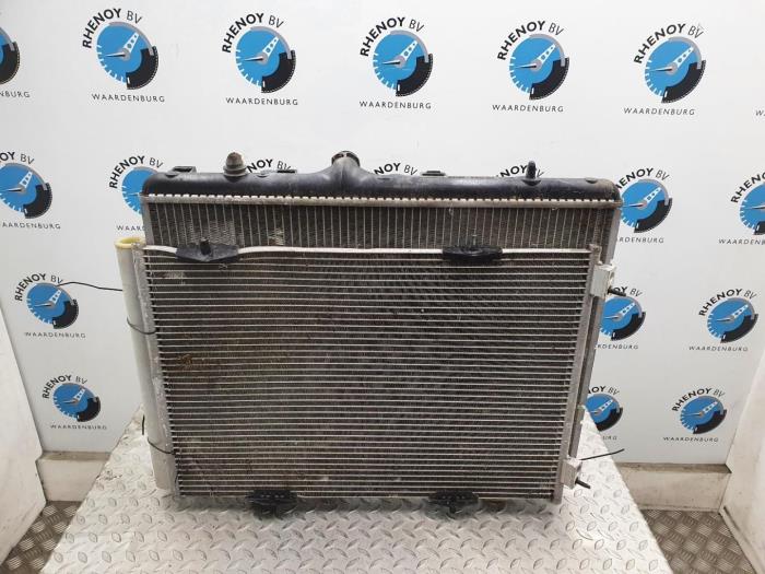 Usagé Radiateur Peugeot 208 Prix € 217,80 Prix TTC proposé par Rhenoy Onderdelen b.v.