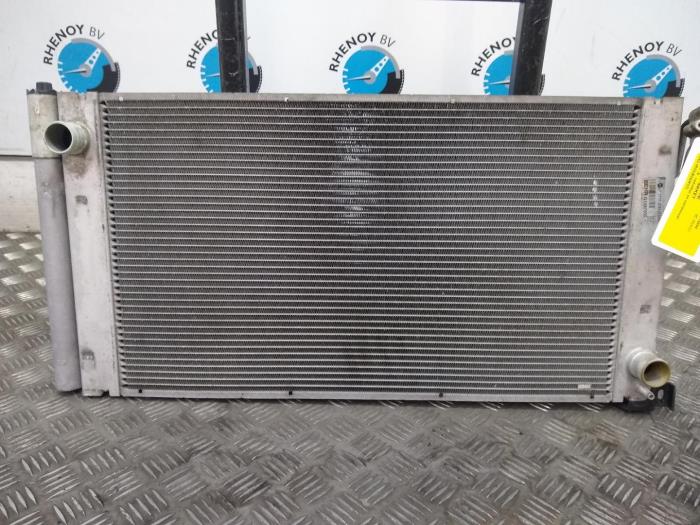 Usagé Radiateur Mini Mini Prix € 181,50 Prix TTC proposé par Rhenoy Onderdelen b.v.